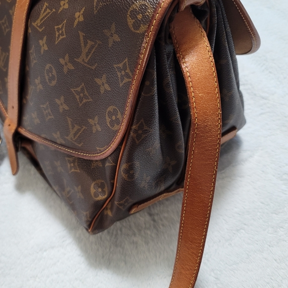 LV Saumur 35 - Picture 3 of 8